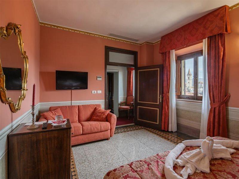 I Portici Hotel - Residenza D'Epoca Арецо Екстериор снимка